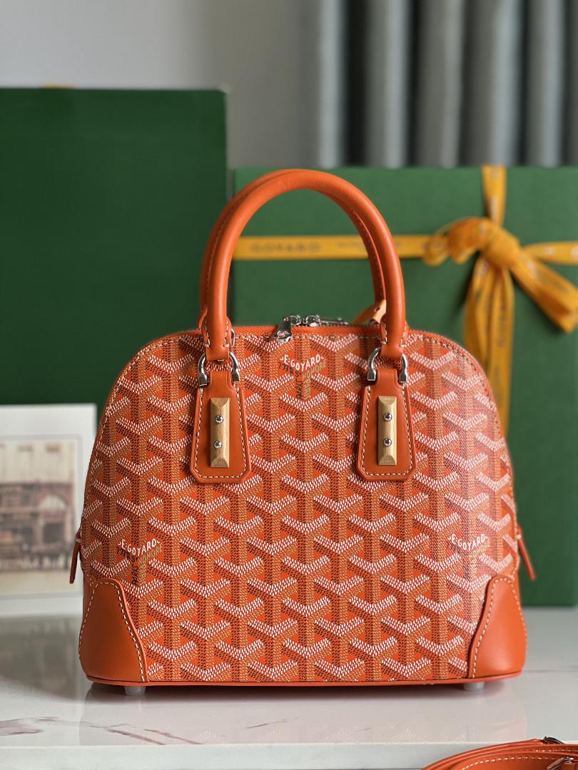 goyard Vendme Shell BagInheriting the brands unique craftsmanship style and exquisite tec