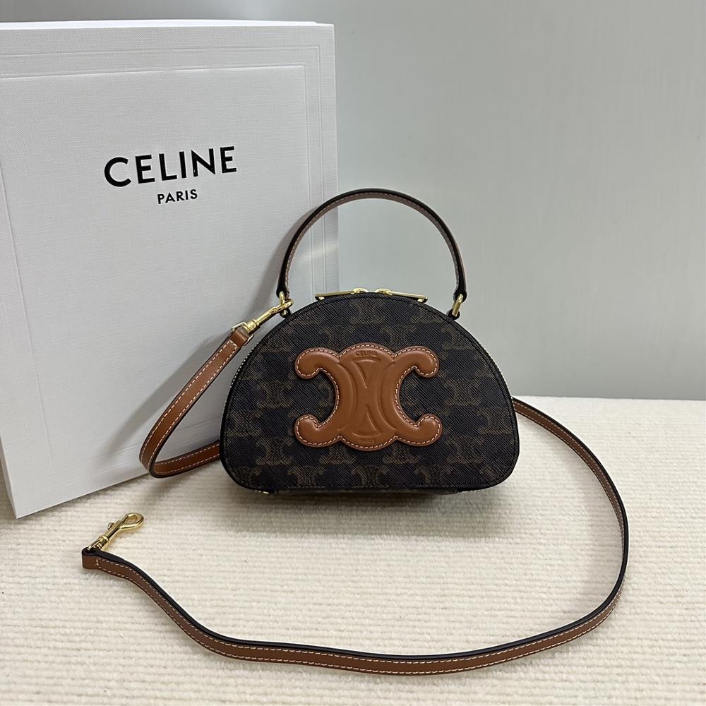 New product launch detail diagram Celines new logo printed half month bagSuper goodlooking mini handbag with leather logo and cowhide leather edge