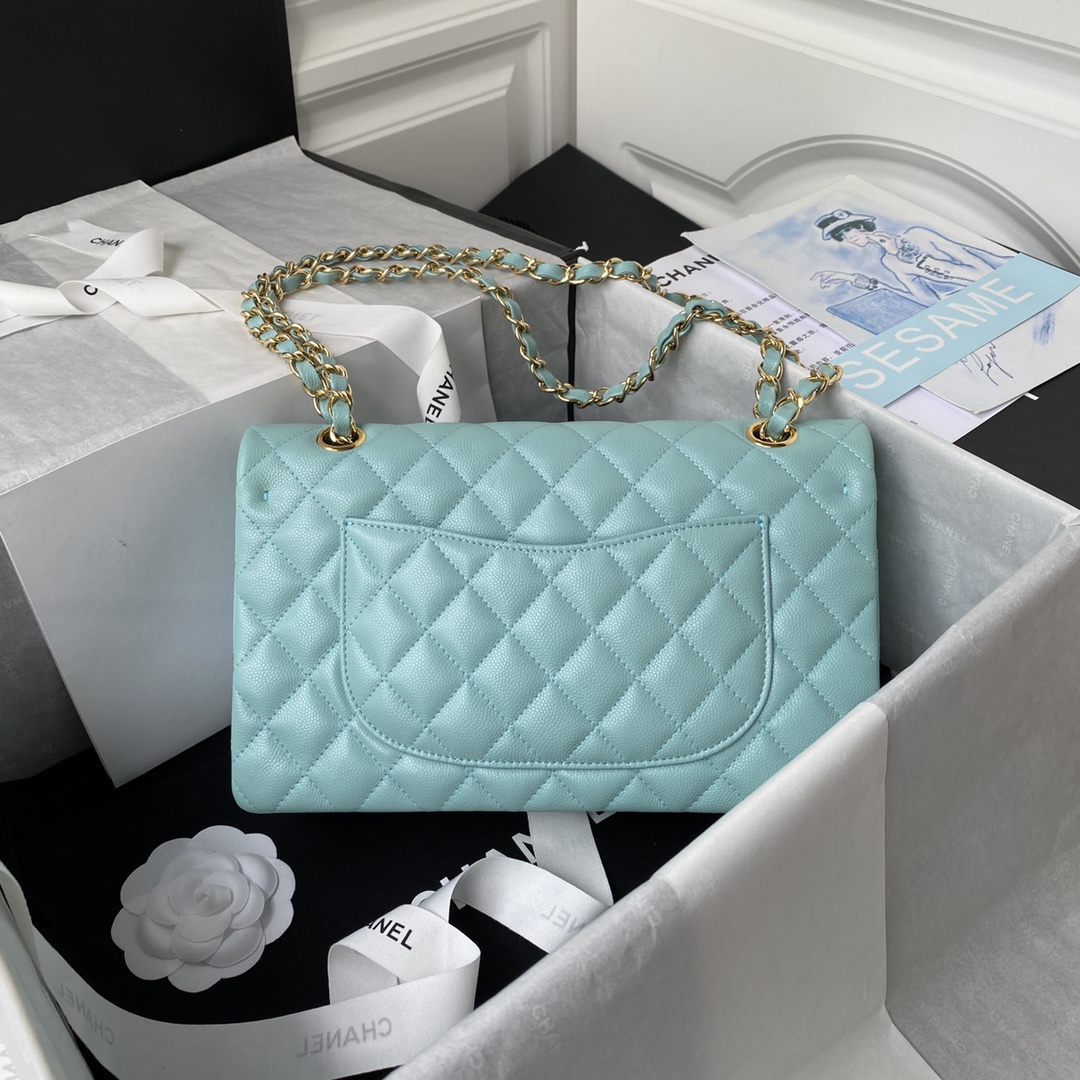 French high-end customized Chanel Classic Flap Bag A01112 caviar showcases Chanel's classic, e