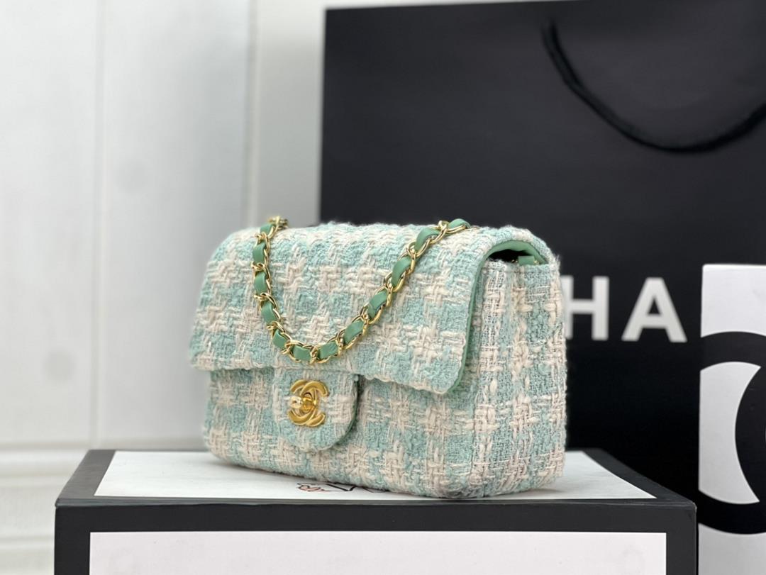 Chanel CF woolen series this is a bag that can be praised by all friends around us for it