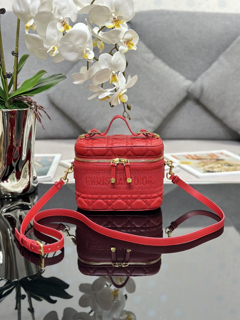The ribbed DiorTravel handbag in the makeup bag showcases this seasons style Carefully crafted pa