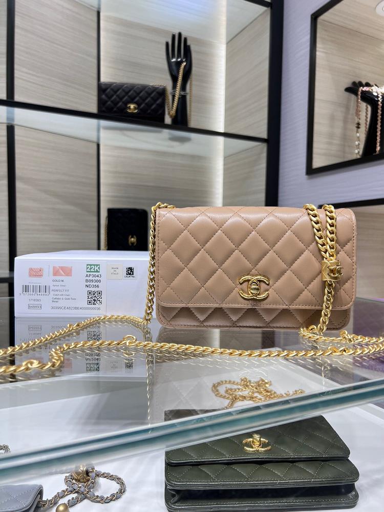 chanel 22Ks new Woc Golden Ball model is the most beautiful with adjustable buckles and adjustable chainsAdopting double C relief technology the log