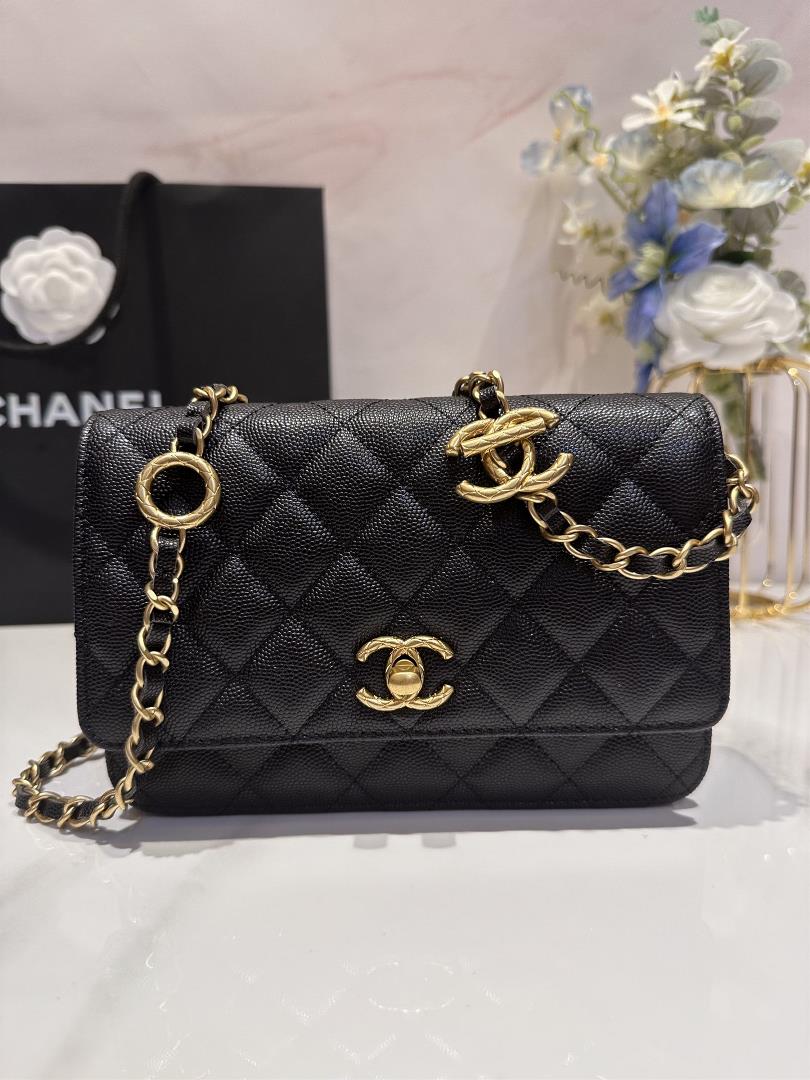 chanel adjustable chain woc Caviar shines under the light and the hardware logo is very t