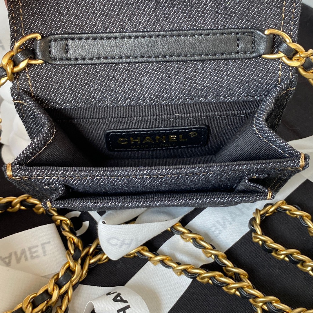 23s Chanel Cowboy Graduated Mini Postman Small Waste Bag getAP4052Yesterday, I just bought a s