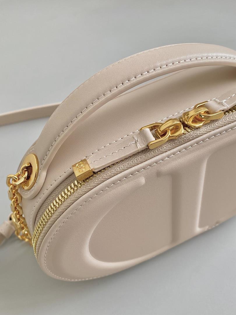 Caramel Beige Oval camera bag The allnew series is immediately adorable making it diffic