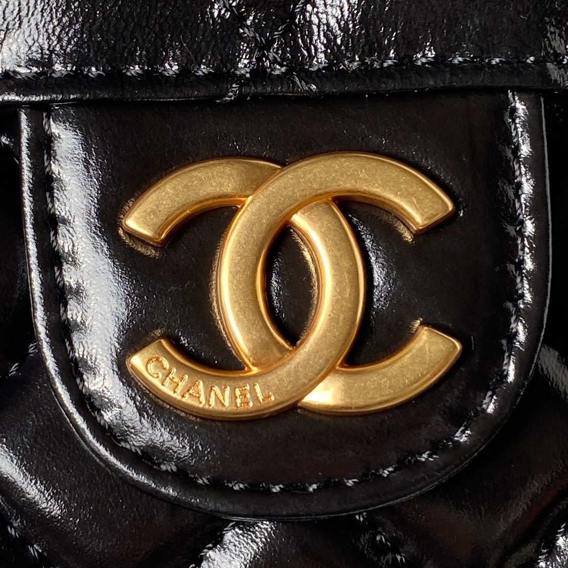 The small Chanel23C model AS3710 oil wax leather hobo stable shoulder bag has the highest atte