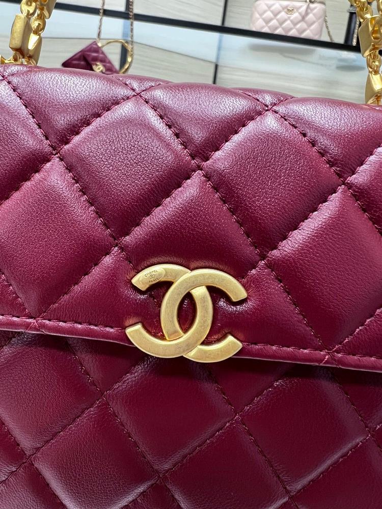 Furthermore owning a Chanel bag with vintage hardware is like owning a piece of fashion h