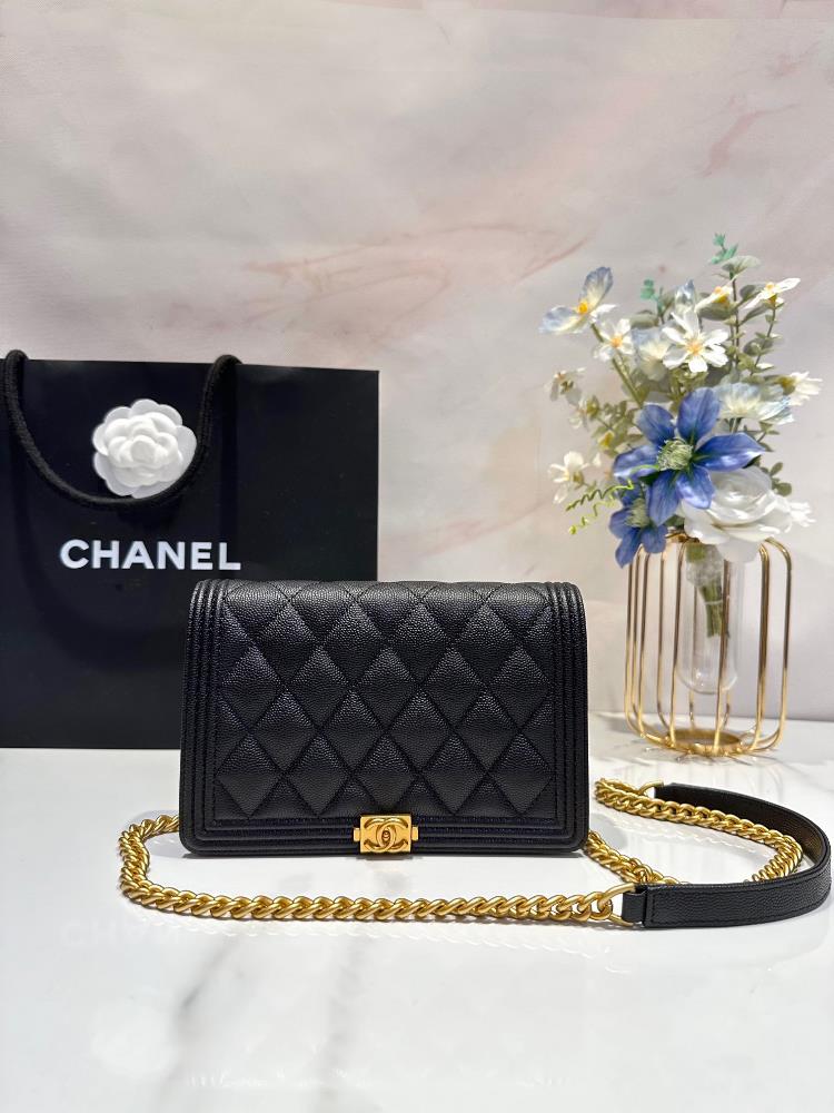 chanel 21 New Product Boy Classic Treasure Bag Imported Sheepskin and Fine Ball Cowhide Crossbody Bag Woc 80389 Full Cover Size 191335  professional