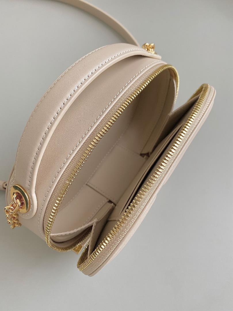 Caramel Beige Oval camera bag The allnew series is immediately adorable making it diffic