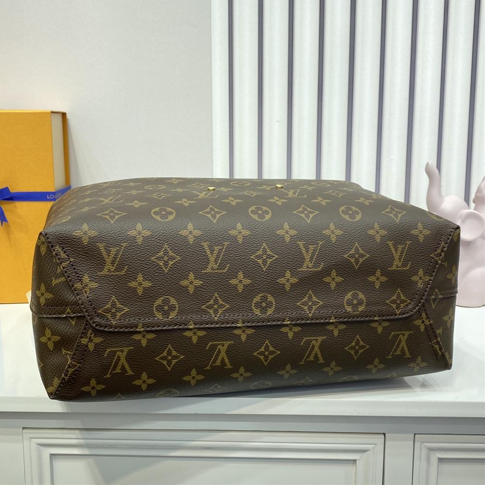 In a world where fashion trends come and go the LV Bag M46817 Atlantis Large Handbag rema