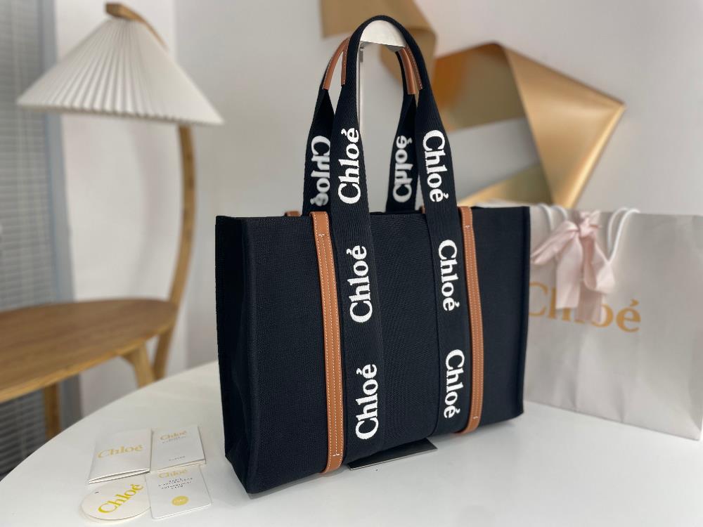 Large blackChloes new Woody Family Tote bagThe cool black ribbon and letter embroidered c