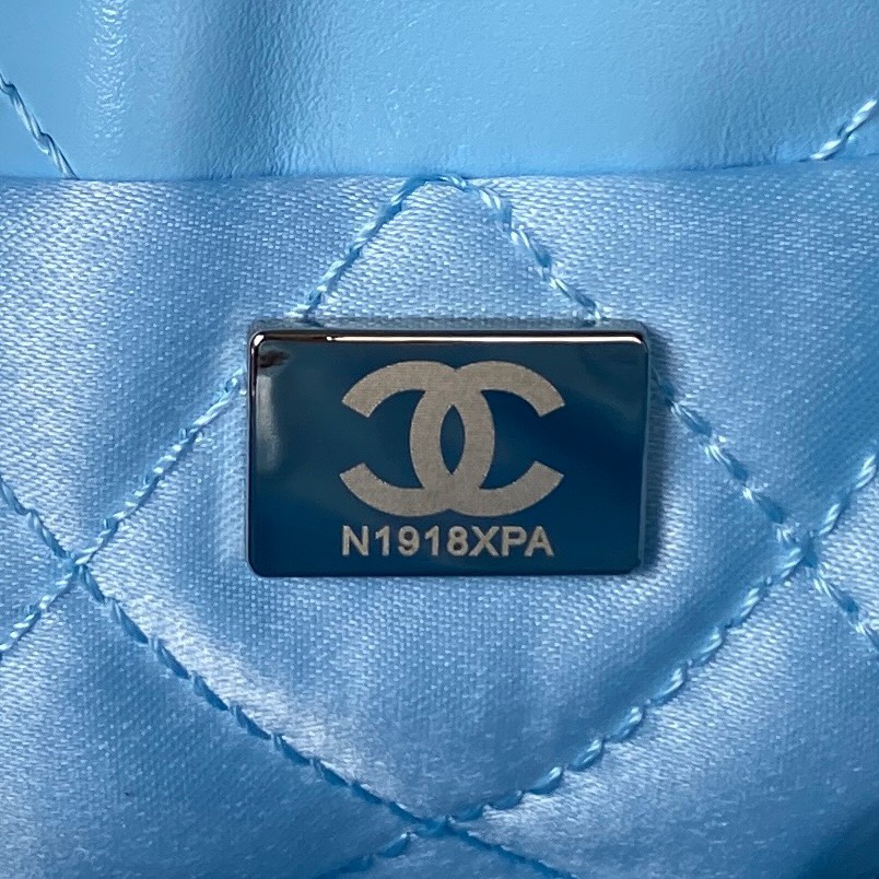 Light Blue Chanel23SAS3980 Chanel's mini22 hit Red HeartThe bag accessories of Chanel Goose wi