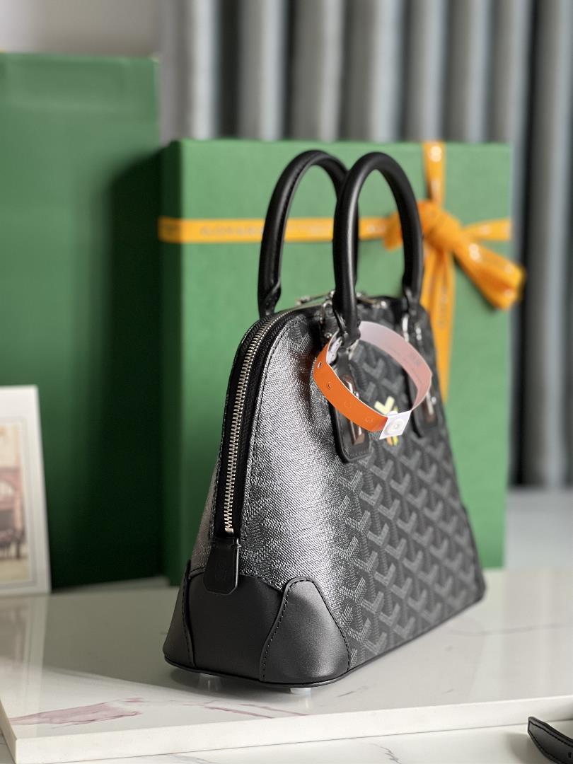 goyard Vendme Shell BagInheriting the brands unique craftsmanship style and exquisite tec