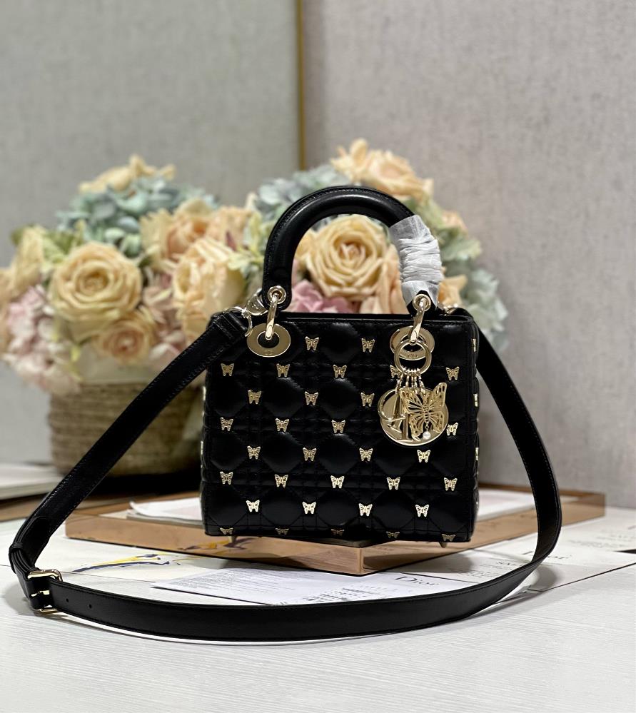 Lady Dior My ABC Butterfly BlackFour grid single shoulder strap sheepskinThis handbag embodies Dio rs profound insight into elegance and beauty Cra
