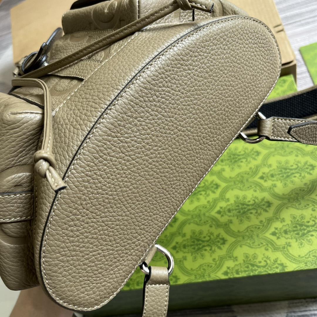 Equipped with a counter green gift bag the taupe super double G design has made a dazzling com