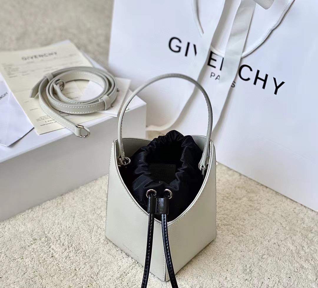 588911520 French GIVENCHY latest Cutout small bucket super exquisite cowhide satin interior drawstri