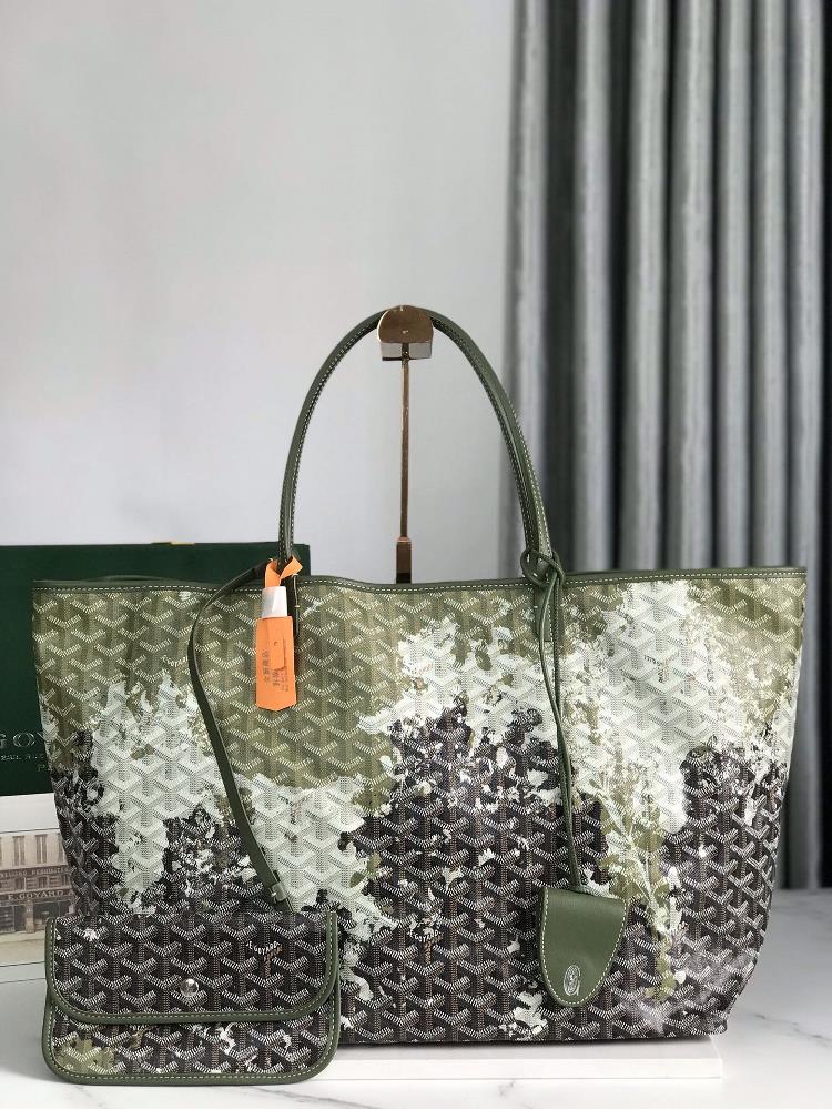 Large Goyard Goyas new product is specially customized for its 170th anniversary featuring a limited edition three color forest green The SAINT LOU