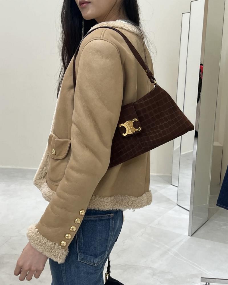 Brown crocodile patternAutumn and Winter Show Underarm Bag Adhering to the minimalist and indifferent style of consistent style Not only does it have