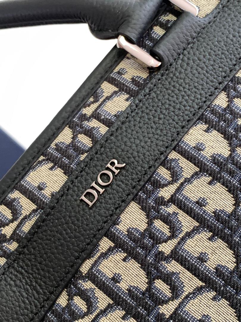 Dior Explorer seriesFull body embellished with beige and black Oblique printsBrass Dior lo