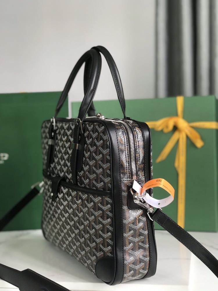 Goyard Ambassad messagebag Small Briefcase The AMBASSADE series is designed to meet the ne