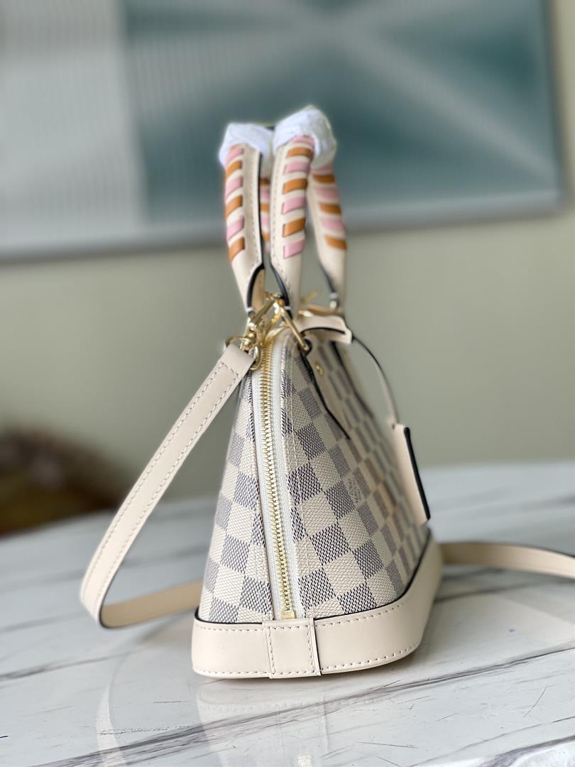 The new N41221 white plaid woven Alma BB handbag originated from the classic bag designed in 1