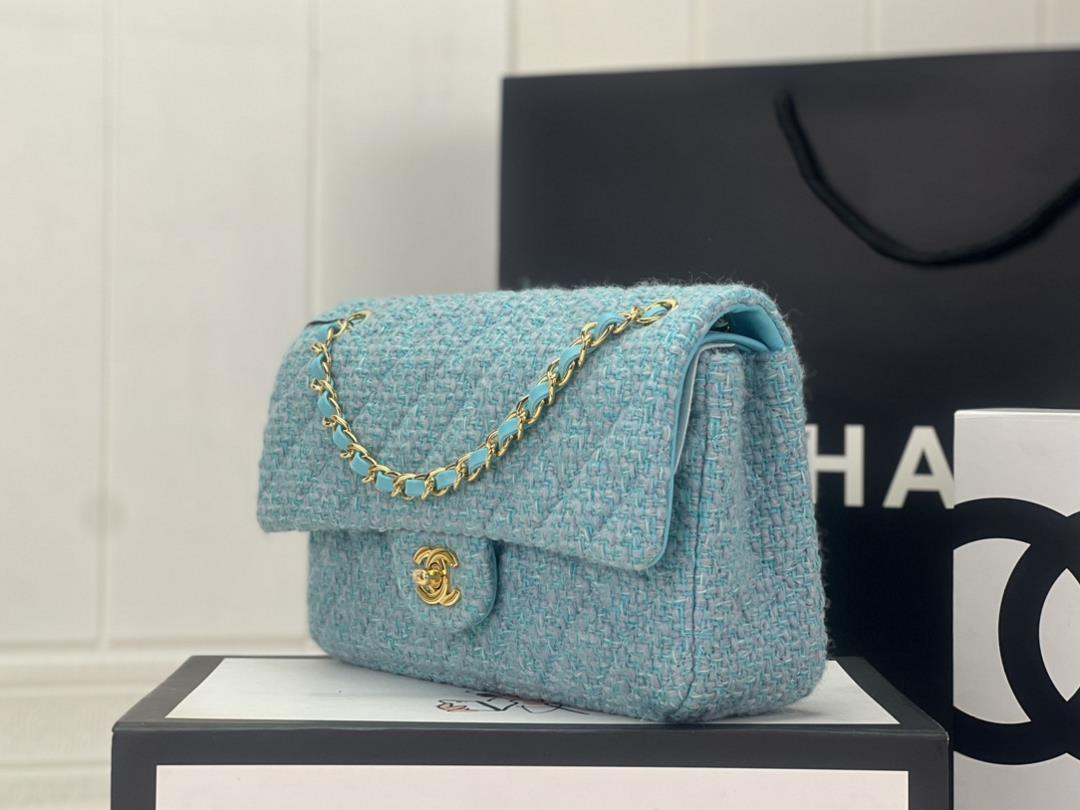 Chanel CF woolen series this is a bag that can be praised by all friends around us for it