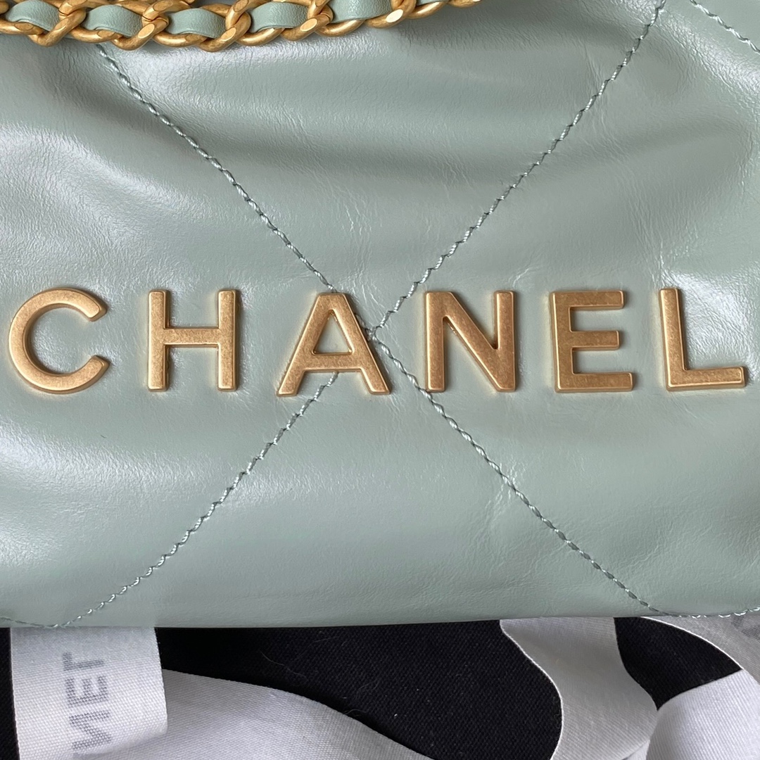 Light green Chanel23SAS3980 Chanel's mini22 hit the red heartThe bag accessories of Chanel Goo