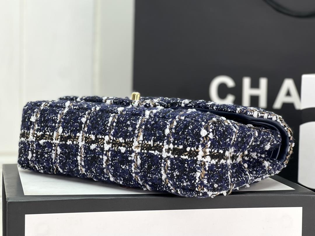 Chanel CF woolen series this is a bag that can be praised by all friends around us for it