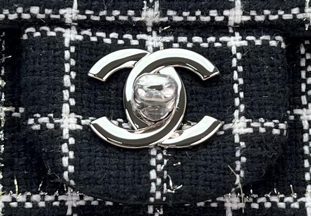 Chanel CF woolen series this is a bag that can be praised by all friends around us for it