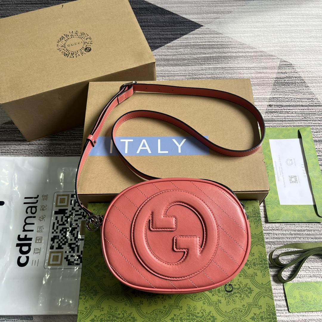 with a full set of packaging although the brand is one of the bold and modern patterns the gucci