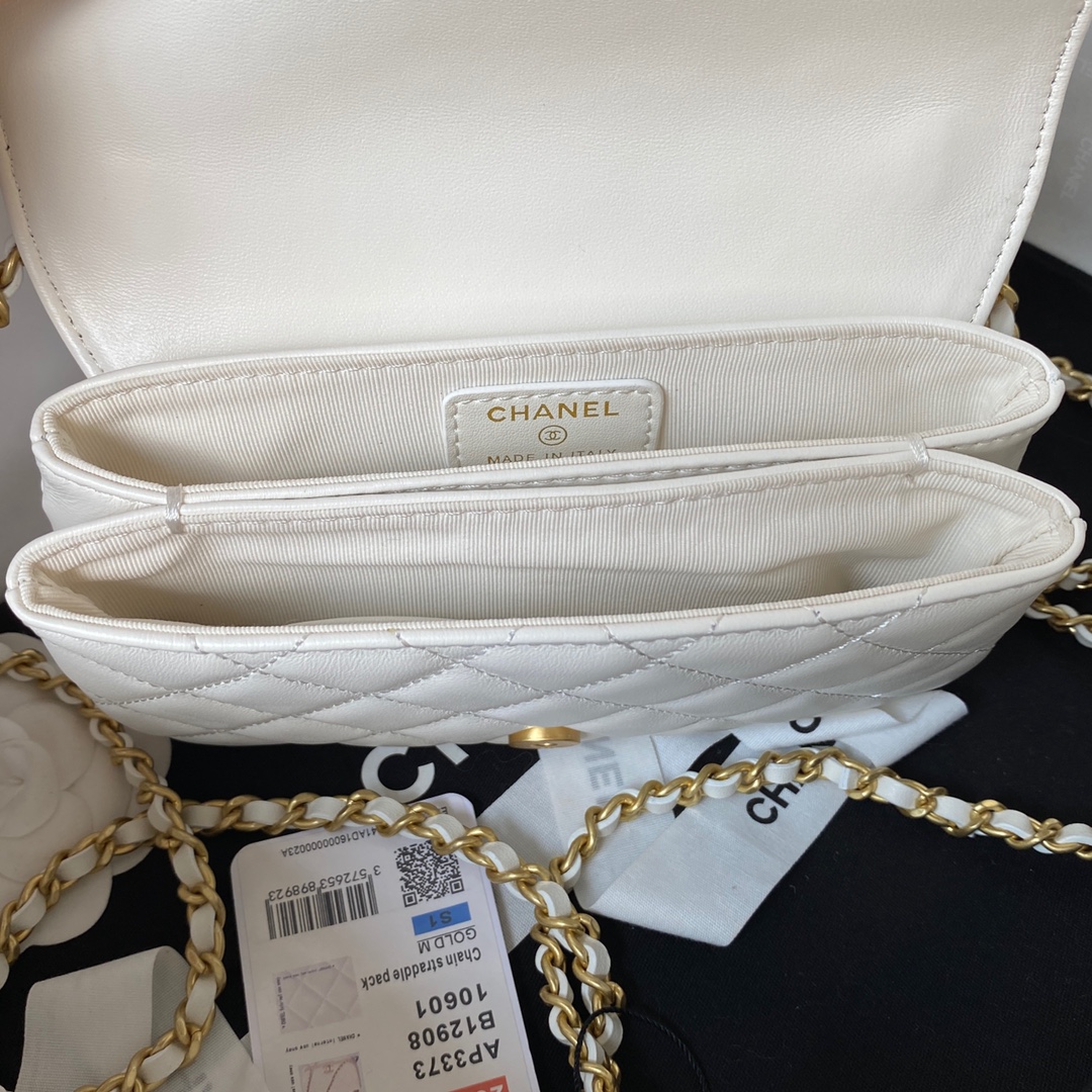 Chanel23A Advanced Handicrafting Workshop Series Black Gold Leather Chain Wearing Small Bag AP