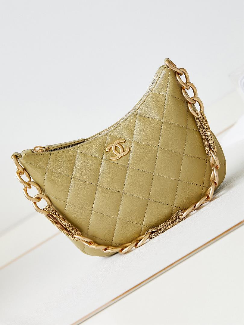 Chanel new Advanced Handicraft Workshop Series Hobo Underarm Bag Metal Shoulder Strap Bag This chain