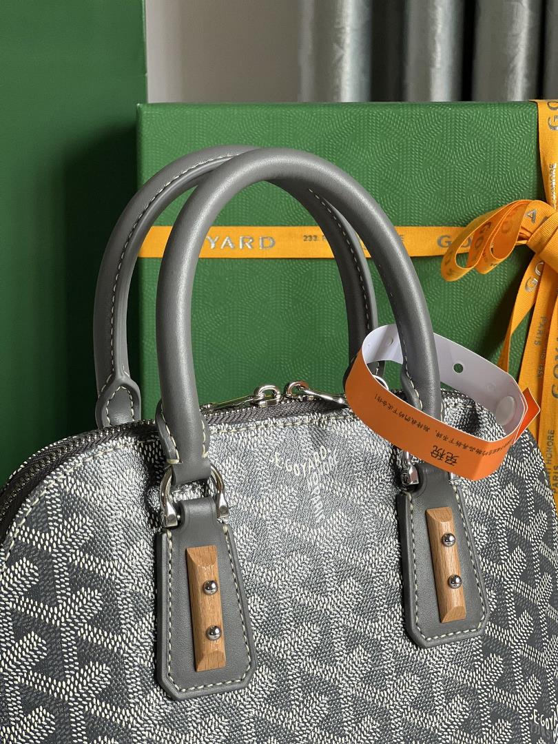 goyard Vendme Shell BagInheriting the brands unique craftsmanship style and exquisite tec