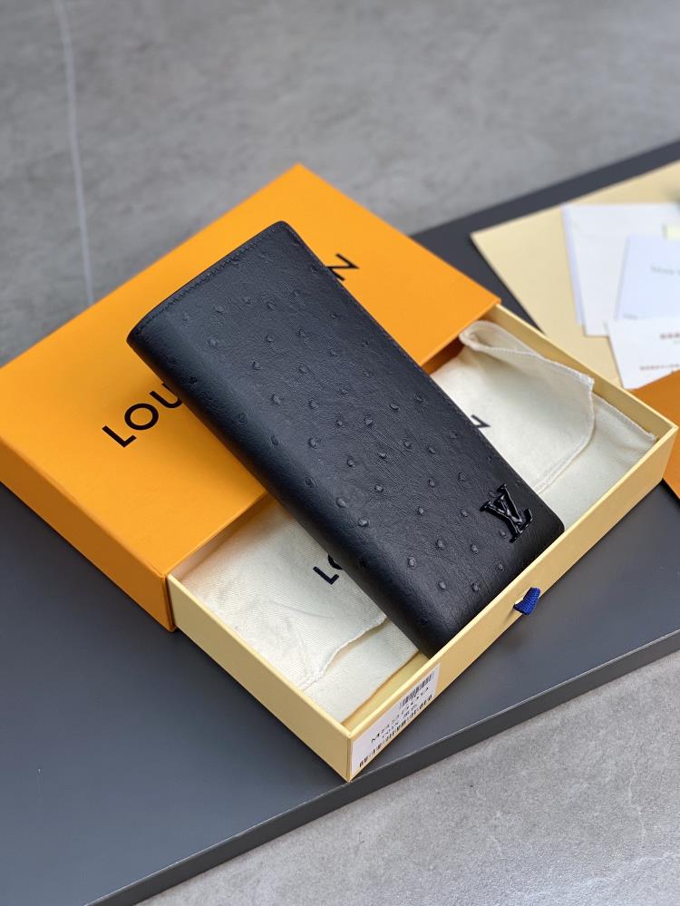 The N82509 black long clip is made of gorgeous ostrich leather showcasing deep expertise in leather making Bright colors infuse vitality and card c