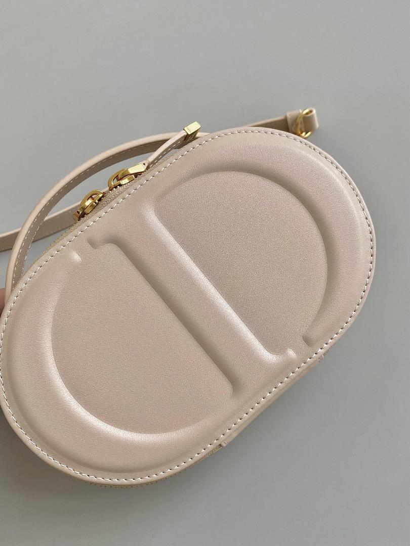 Caramel Beige Oval camera bag The allnew series is immediately adorable making it diffic