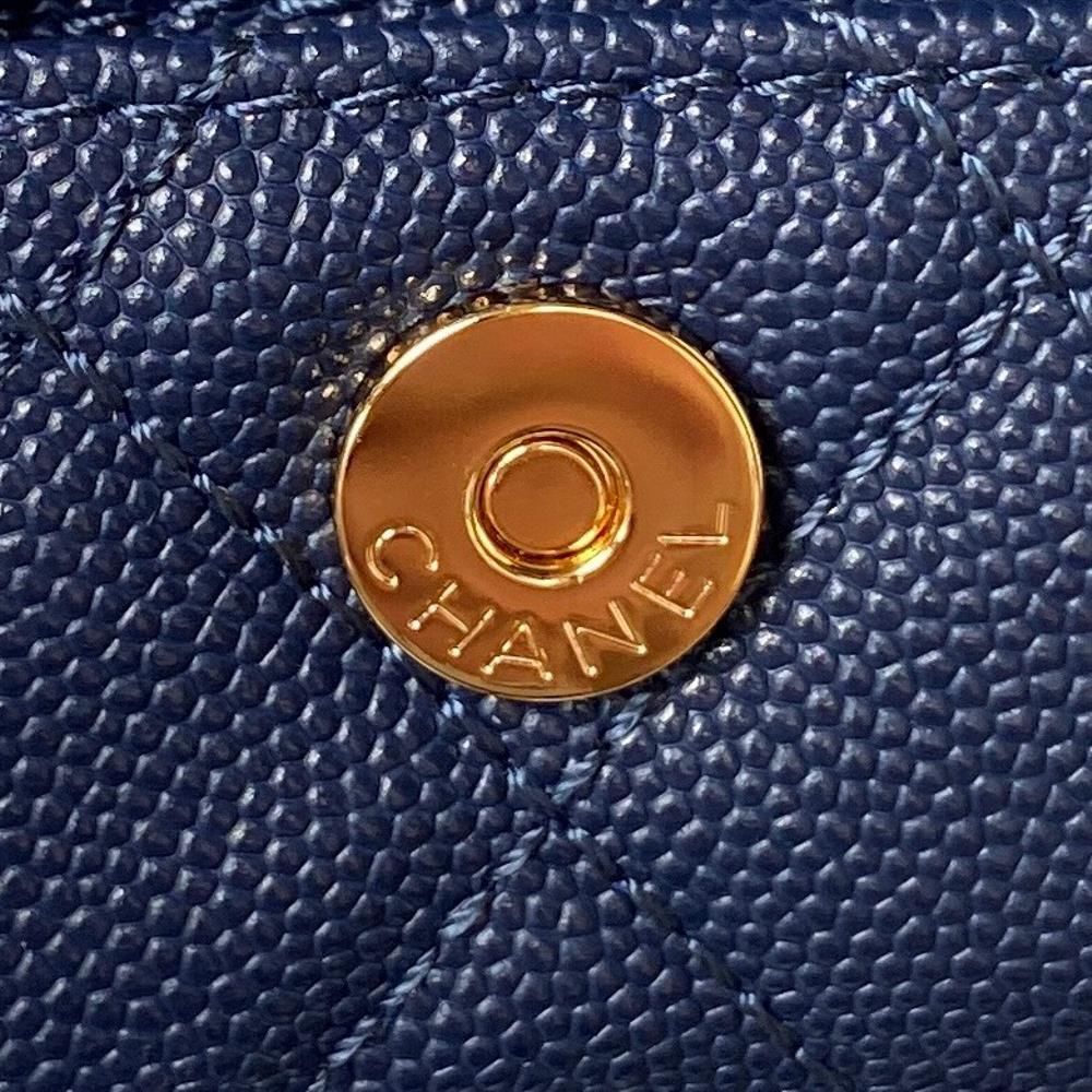 Chanel 23b granular calf leather AS3017Cargo makeup bagThis product is made of granular ca