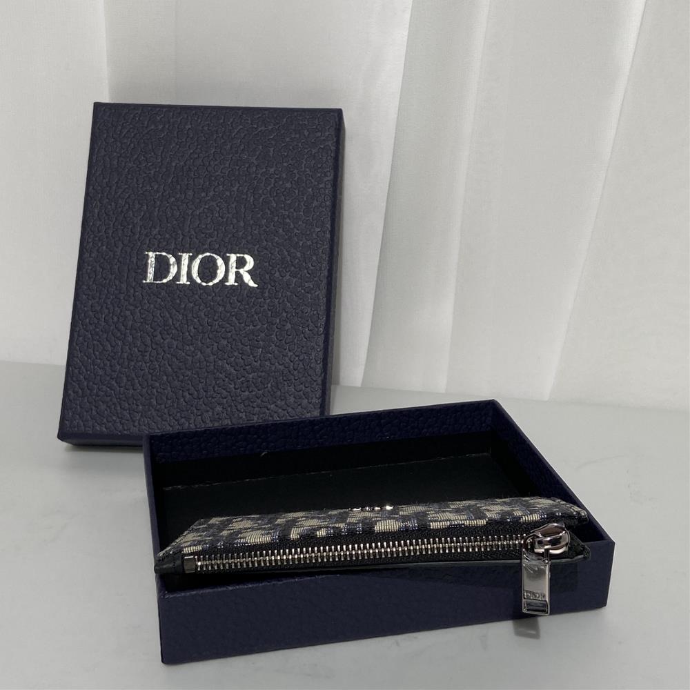 DIOR card pack 9908This zipper clip is exquisite and elegant Crafted with Oblique printed