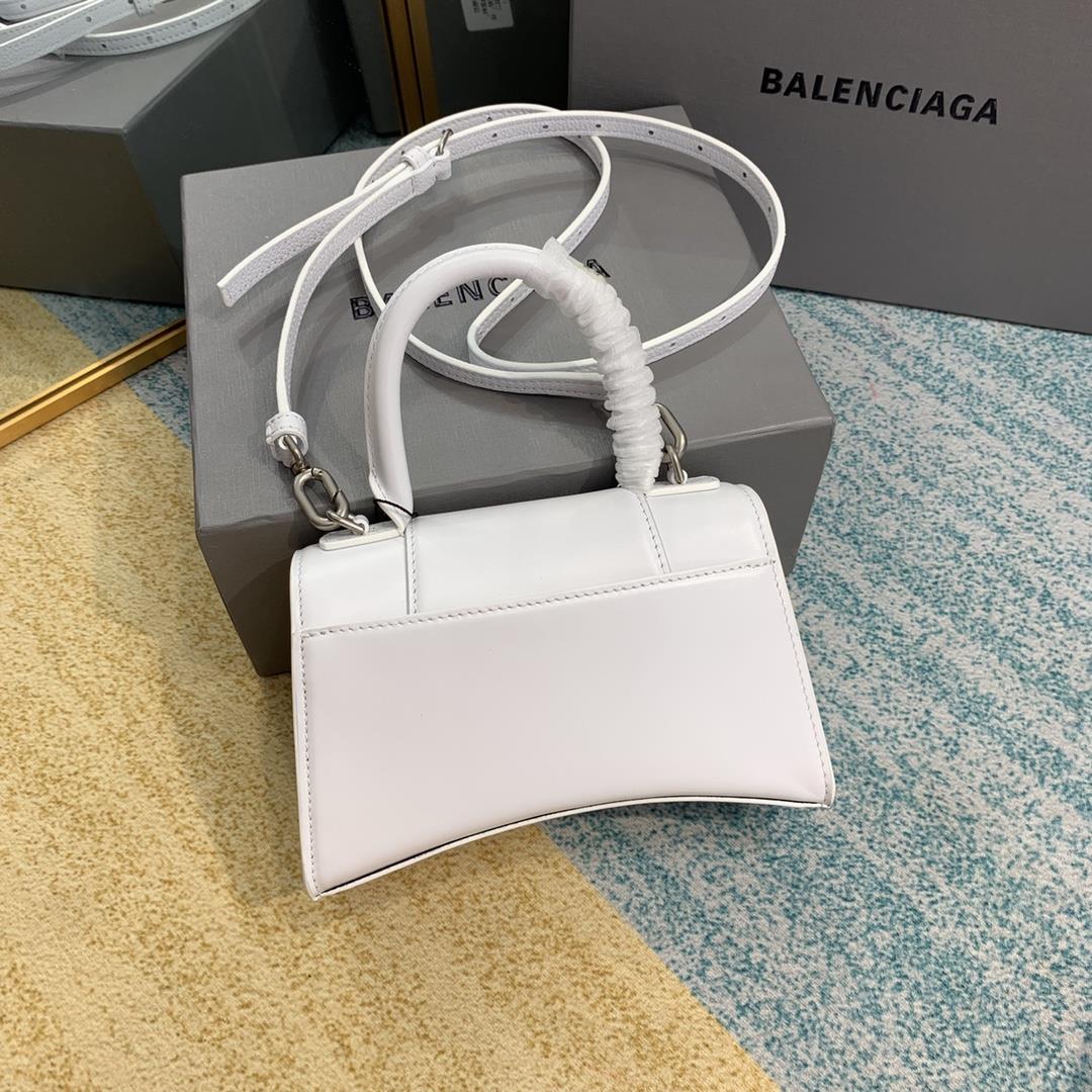 Calf Ice WhiteXs small  The hourglass bag that you have asked for N times is LaBalenciags heav