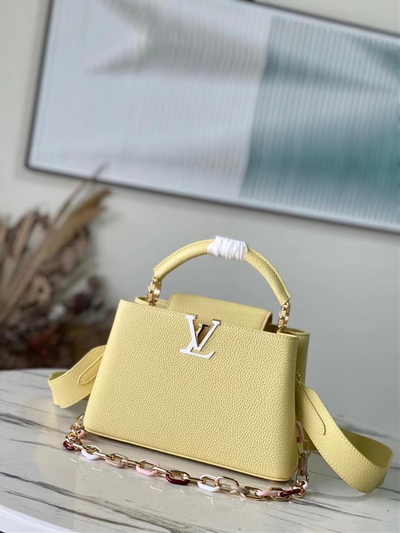 Top of the line original M21798 yellow small size This Capuchines small size handbag is made of Taur
