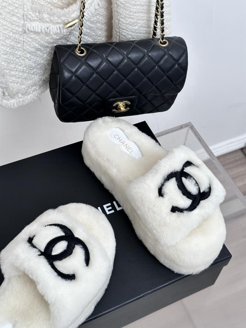 factory price chanel classic four season double c humy slipper this hair is really cute a