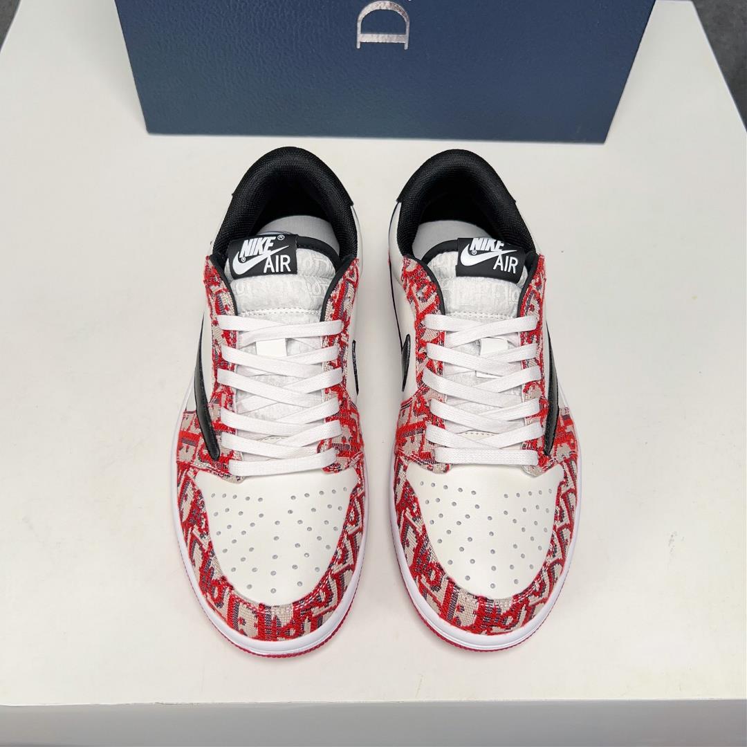 The Dior X nike co branded low top casual sports shoes are crafted with cowhide stitching