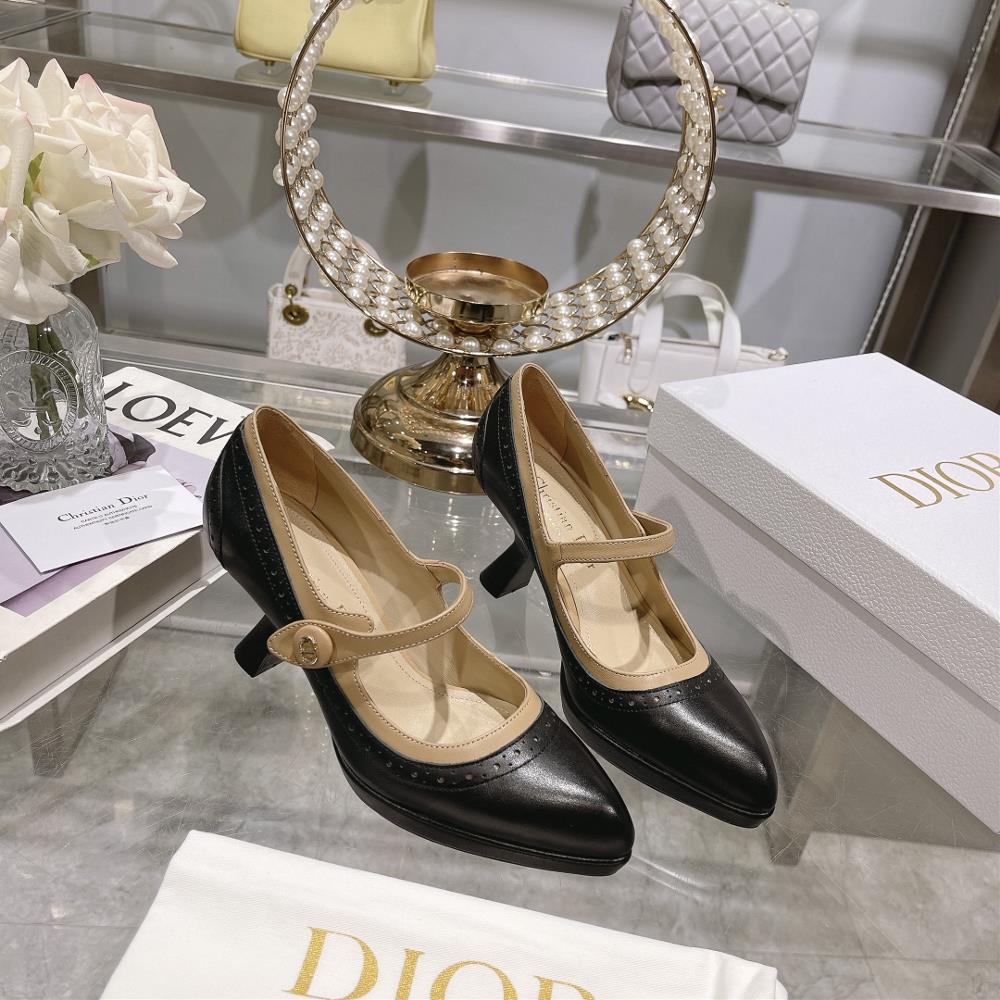 Personally I have found that both the DIOR sandals and Spectadio ballet high heels have b