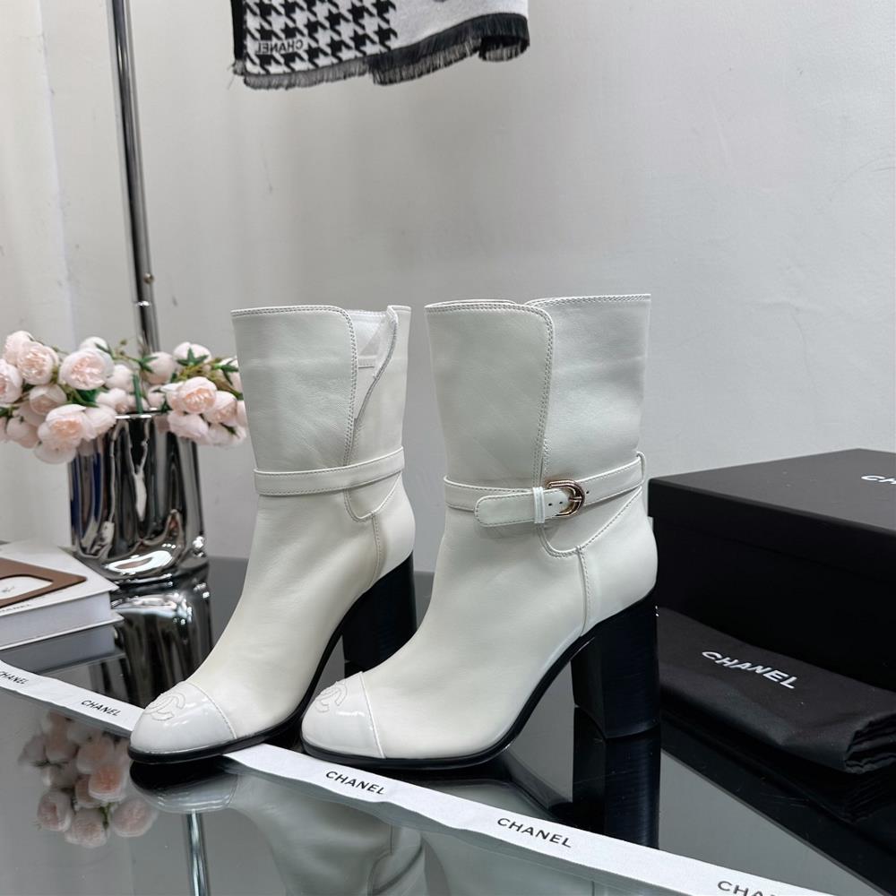 Xiaoxiang 2023s latest thick heeled short boots can be sweet or saltyTop level version New SpringSummer 2023 Xiaoxiang Casual Coarse Heel Short Boot