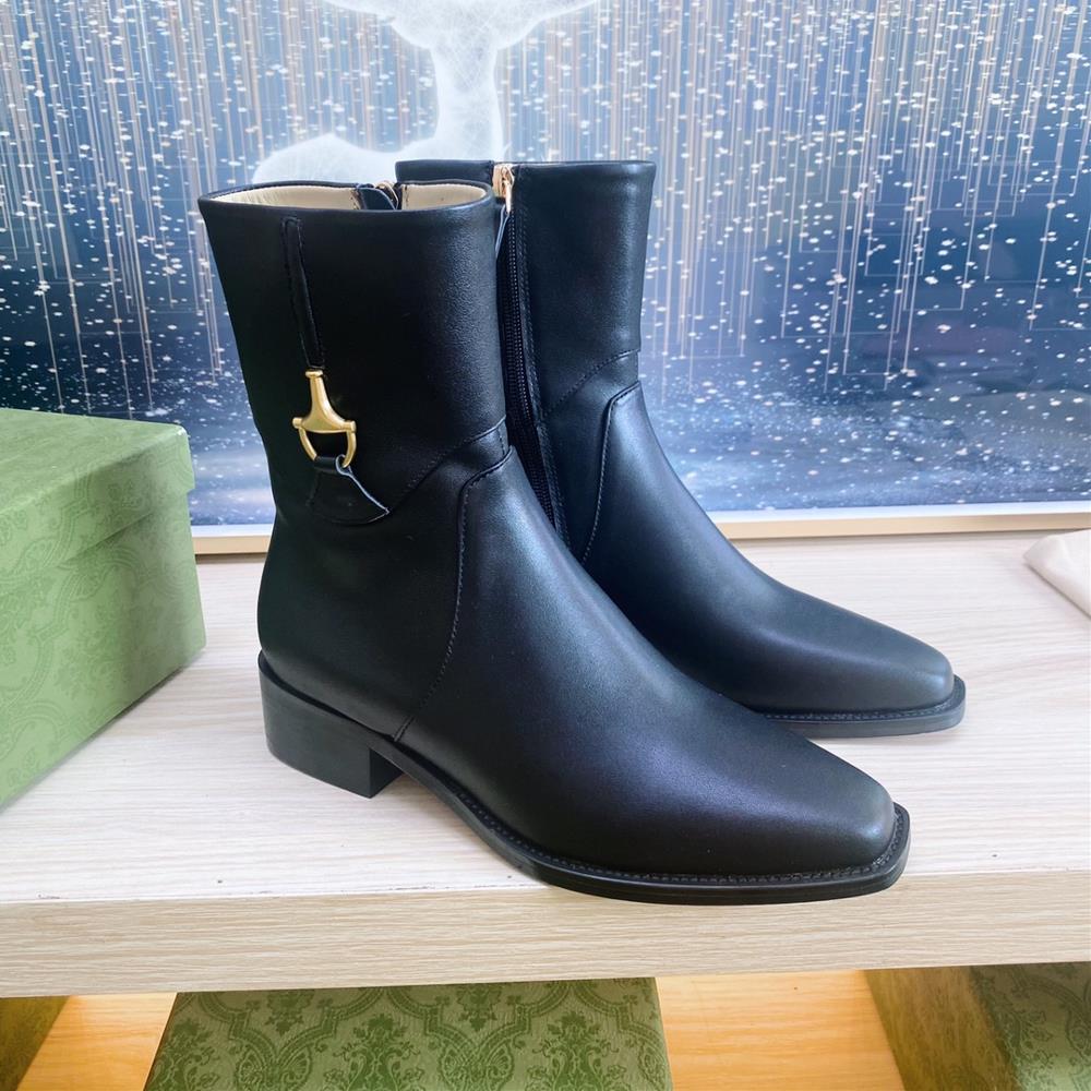 Factory Gucci Guccis latest popular autumn and winter half horse buckle detail boots European and American punk style horse buckle detail boots the