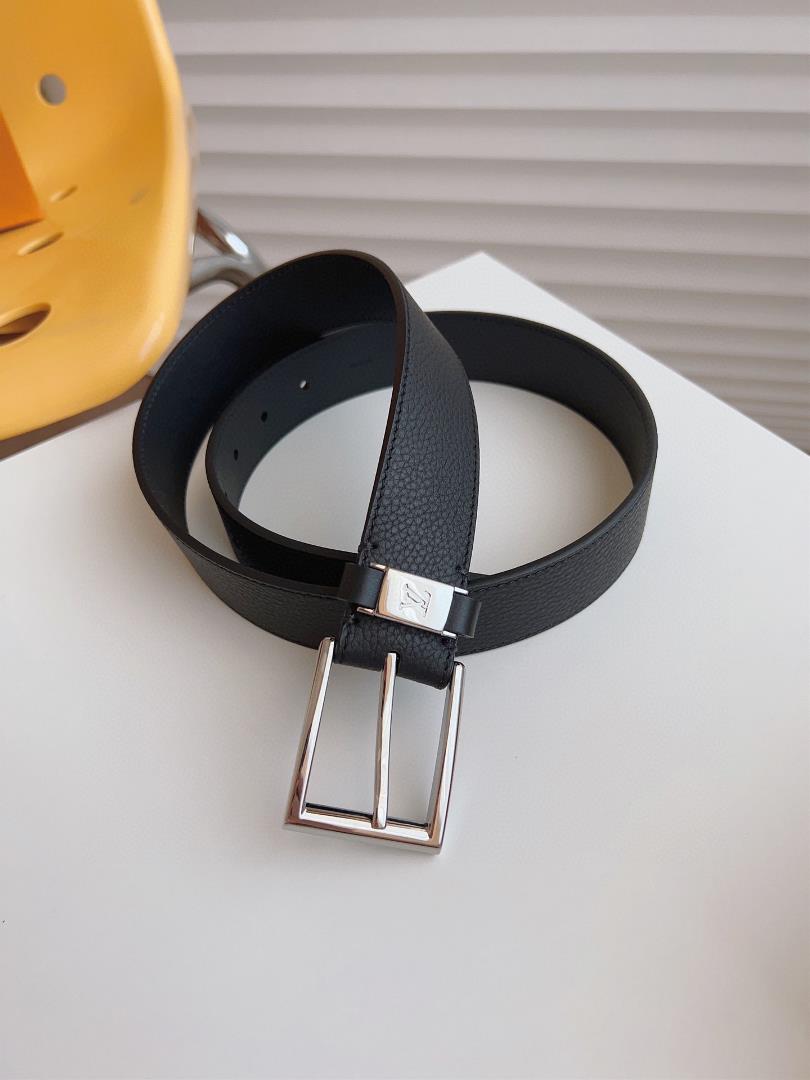 The LV CITY PIN waistband outlines smooth lines in a classic style exuding a calm business style T