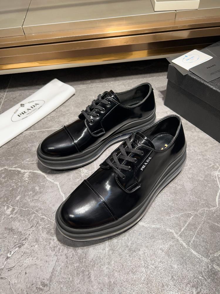 Prada Family Chelsea Mens Shoe Super A Goods This Chelsea shoe is equipped with an air cushioned