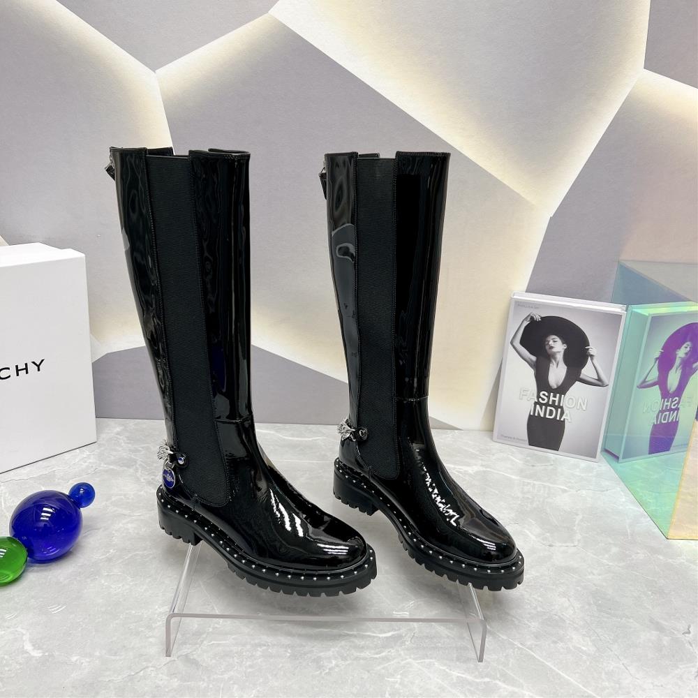 Factory toplevel version GIVENCHY 2023 vs AutumnWinter New CollectionRound chain elastic boots The new flat bottom has a high exit rate in European