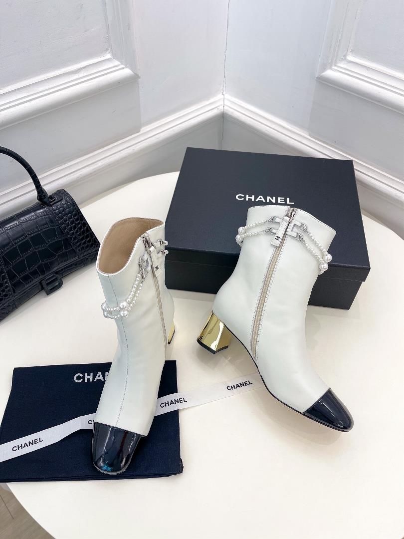 chanel 2023 autumn and winter new product counter explosion pearl chain rough heading boot