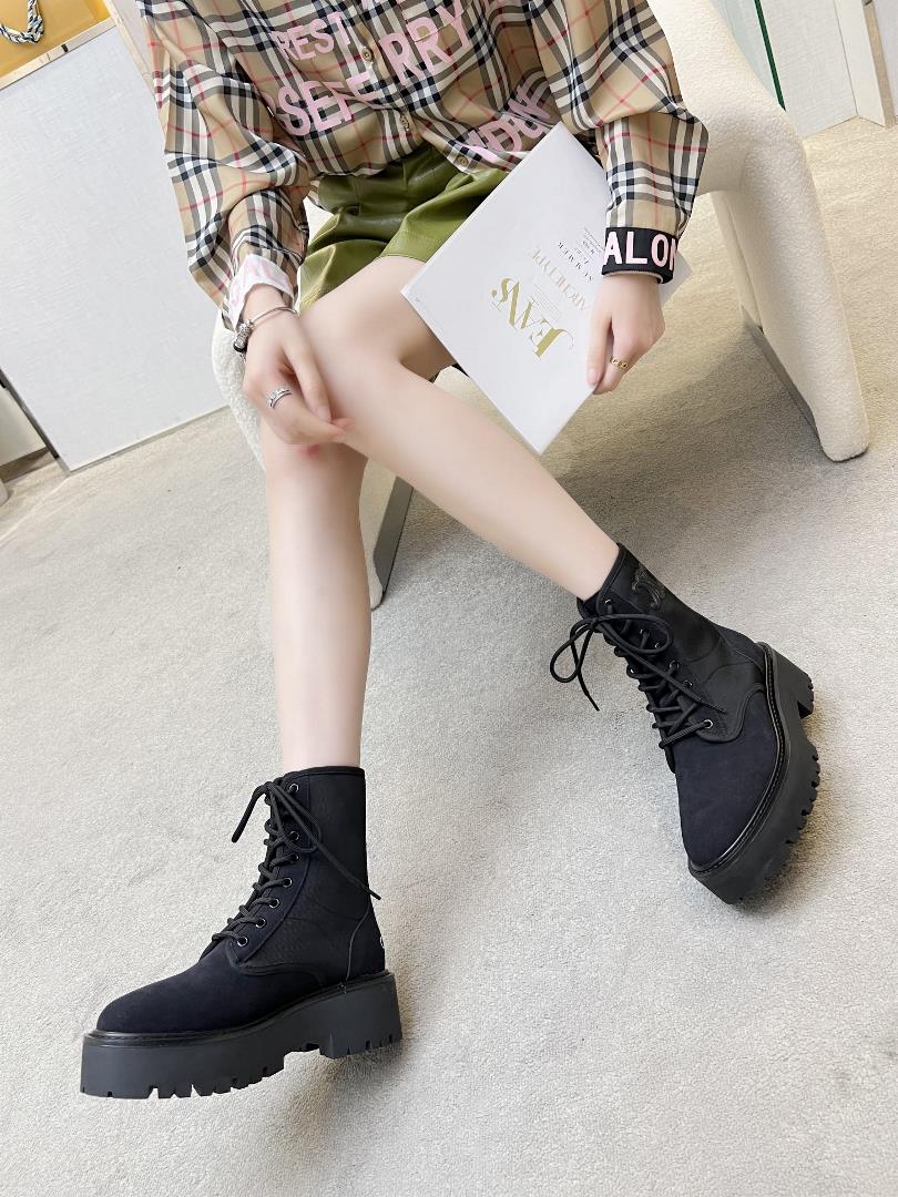 Womens shoes and clothingCeline 23ss new product top layer cowhide half boots with lace