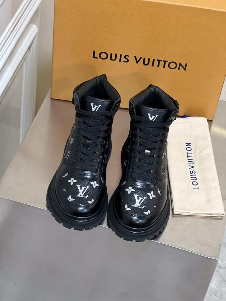 Furthermore LV mens autumn and winter casual high top boots come in a variety of colors